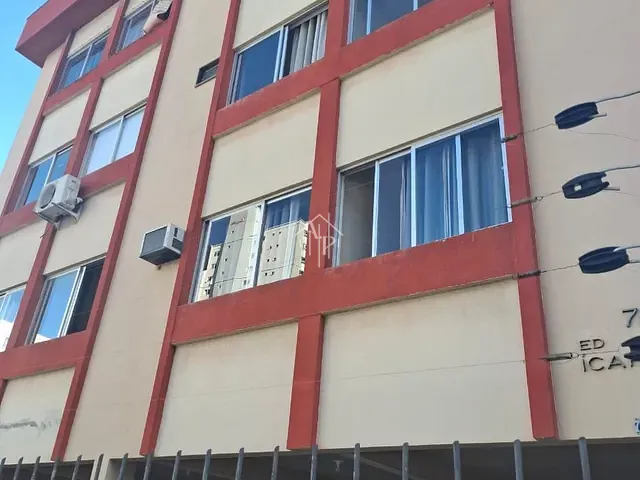Apartamento 2 quartos e 1 banheiro, para alugar, no bairro Centro em Itajaí