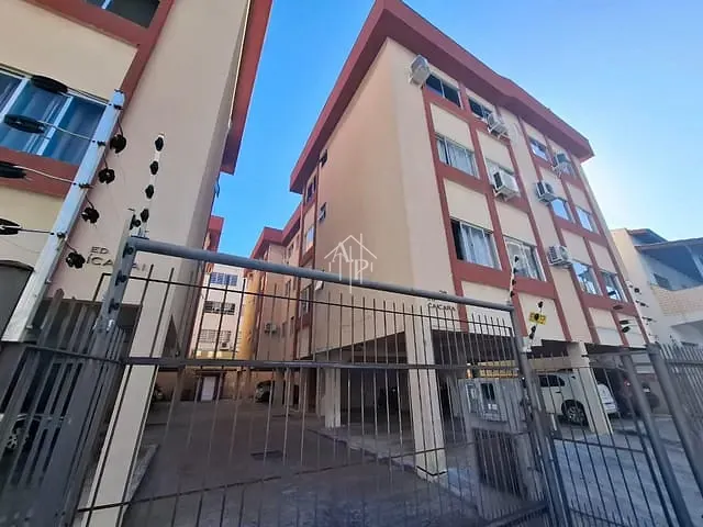 Apartamento 2 quartos e 1 banheiro, para alugar, no bairro Centro em Itajaí