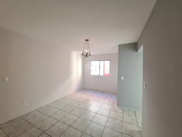 Apartamento 2 quartos e 1 banheiro, para alugar, no bairro Centro em Itajaí