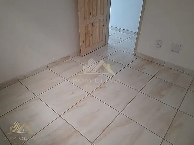 Apartamento 2 quartos e 1 banheiro, para alugar, no bairro Bandeirantes em Juiz de Fora