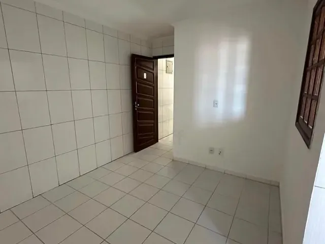 Apartamento 2 quartos e 1 banheiro, para alugar, no bairro Centro em Paulo Afonso