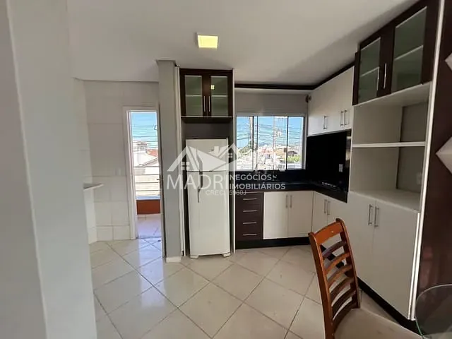 Apartamento 2 quartos e 1 banheiro, à venda, no bairro Barra do Aririú em Palhoça