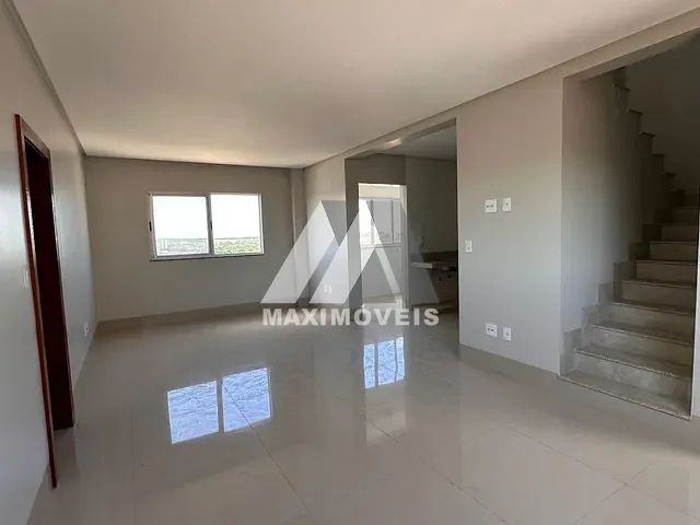 Cobertura / Penthouse 4 quartos e 4 banheiros, à venda, no bairro Centro em Bom Despacho