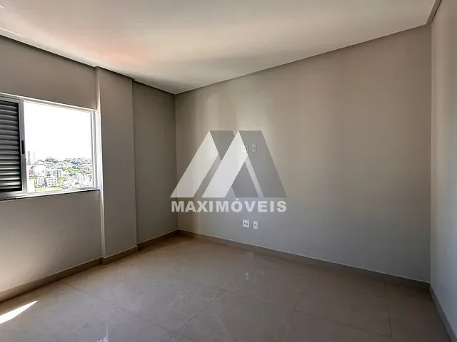 Cobertura / Penthouse 4 quartos e 4 banheiros, à venda, no bairro Centro em Bom Despacho