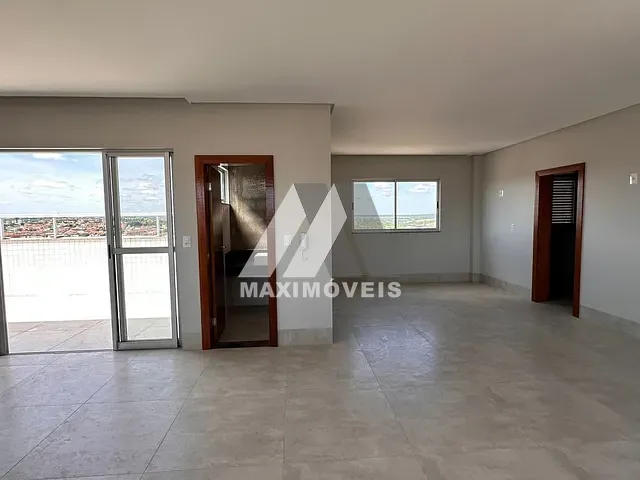 Cobertura / Penthouse 4 quartos e 4 banheiros, à venda, no bairro Centro em Bom Despacho