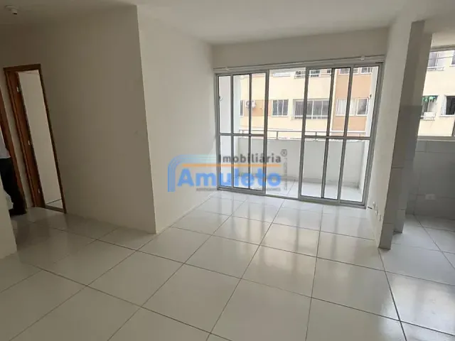 Apartamento 2 quartos e 2 banheiros, para alugar, no bairro Candeias em Jaboatão dos Guararapes