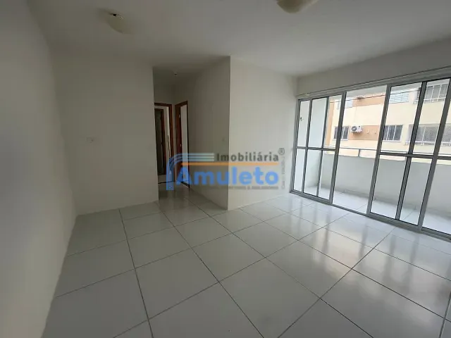 Apartamento 2 quartos e 2 banheiros, para alugar, no bairro Candeias em Jaboatão dos Guararapes