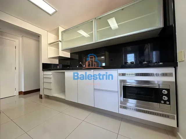 Apartamento com 113m² 3 quartos e 2 banheiros, à venda ou para alugar, no bairro Centro em Fraiburgo