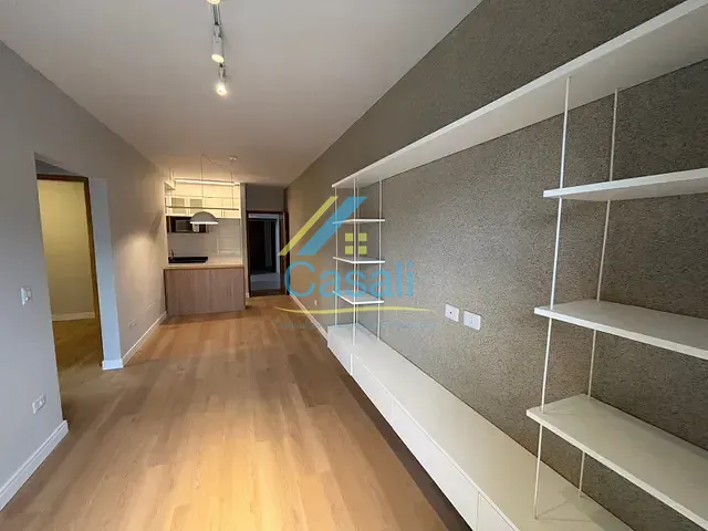 Apartamento 2 quartos e 1 banheiro, para alugar, no bairro Jardim Meny em São Roque