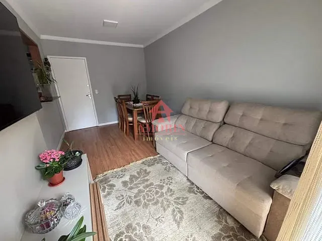 Apartamento com 67m² 3 quartos e 1 banheiro, à venda, no bairro Campo Comprido em Curitiba