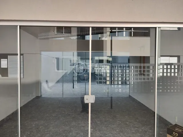 Apartamento com 95m² 3 quartos e 2 banheiros, à venda, no bairro Yara em Londrina
