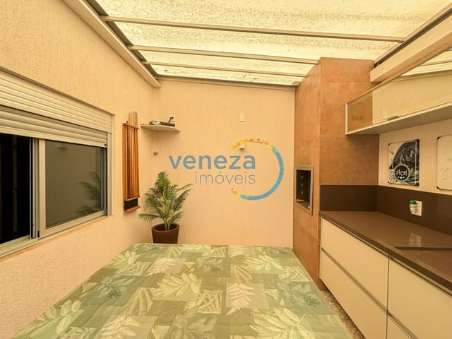 Apartamento com 238m² 4 quartos e 5 banheiros, à venda, no bairro Centro em Londrina