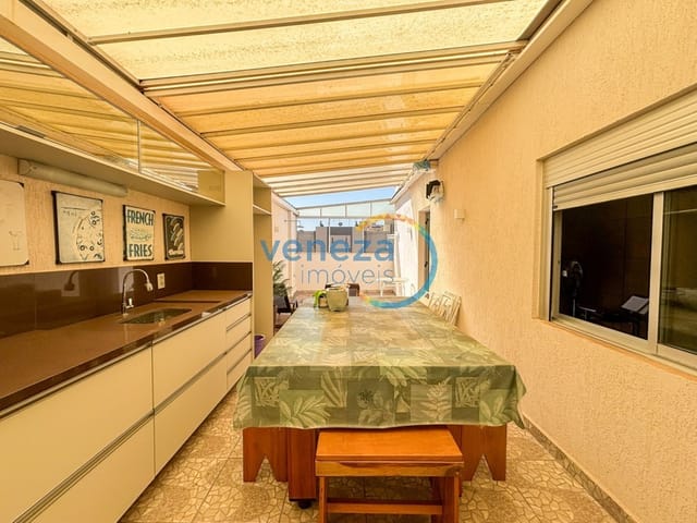Apartamento com 238m² 4 quartos e 5 banheiros, à venda, no bairro Centro em Londrina