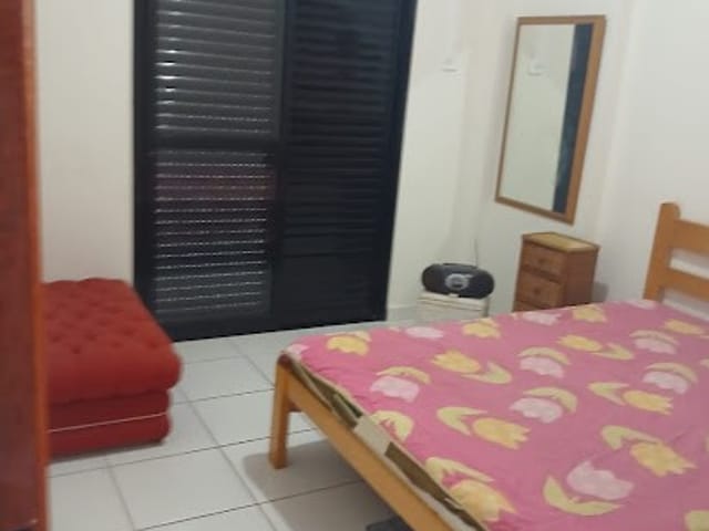 Apartamento 2 quartos e 1 banheiro, para alugar, no bairro Canto do Forte em Praia Grande