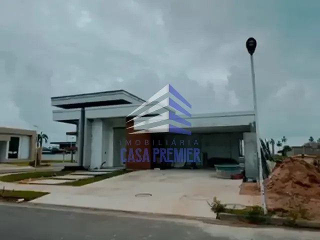 Casa 3 quartos e 4 banheiros, à venda, no bairro Nossa Senhora da Vitória em Ilhéus