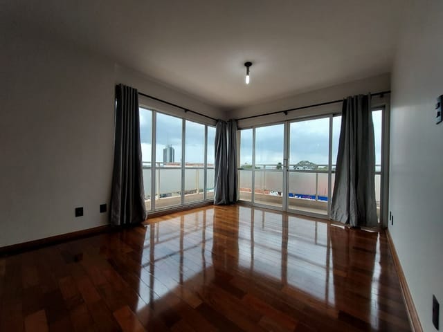 Apartamento à venda no Edifício Bárbara Abujamra