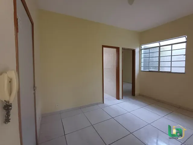 Apartamento 2 quartos e 1 banheiro, para alugar, no bairro Barra em Muriaé