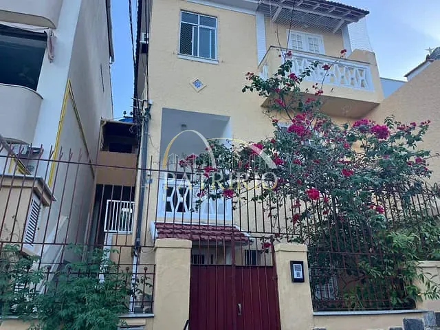 Apartamento com 75m² 2 quartos e 2 banheiros, para alugar, no bairro Humaitá em Rio de Janeiro