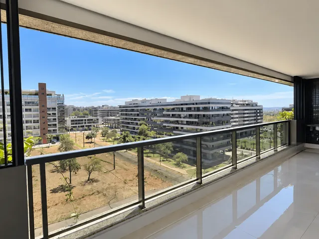 Apartamento com 246m² 4 quartos e 6 banheiros, à venda, no bairro Setor Noroeste em Brasília