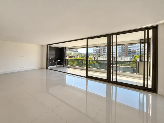 Apartamento com 246m² 4 quartos e 6 banheiros, à venda, no bairro Setor Noroeste em Brasília