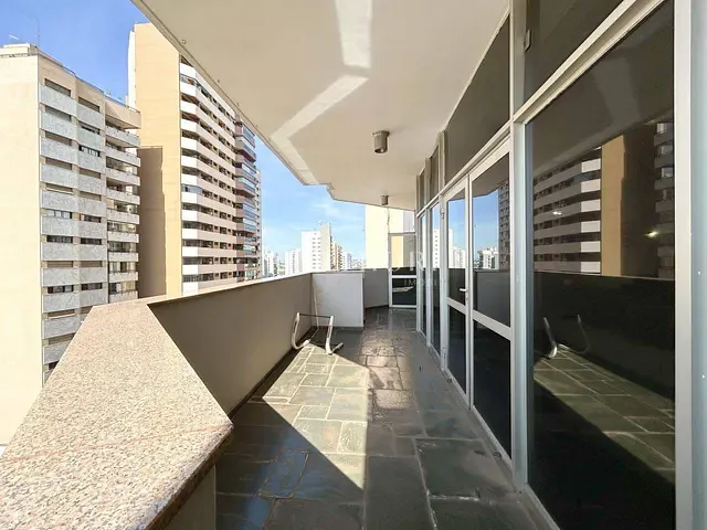 Apartamento 5 quartos e 4 banheiros, à venda, no bairro Centro em Londrina