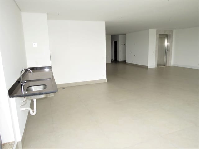 Apartamento com 466m² 3 quartos e 5 banheiros, à venda, no bairro Bela Suiça em Londrina