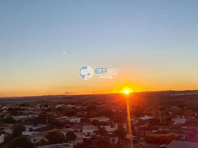 Apartamento 2 quartos e 2 banheiros, à venda, no bairro Vila Martins em Ibiporã