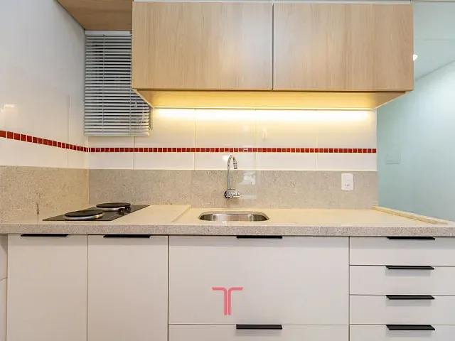 Apartamento com 33m² 1 quarto e 1 banheiro, para alugar, no bairro Centro Cívico em Curitiba
