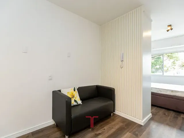 Apartamento com 33m² 1 quarto e 1 banheiro, para alugar, no bairro Centro Cívico em Curitiba