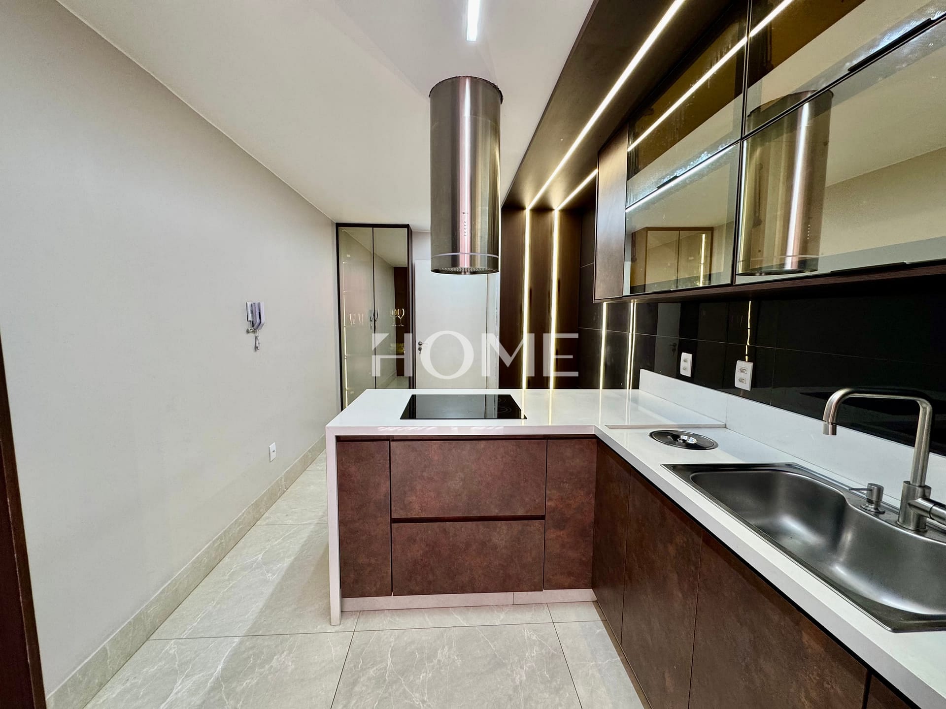 SQN 112 | 137m² | 3 quartos | marcenaria completa