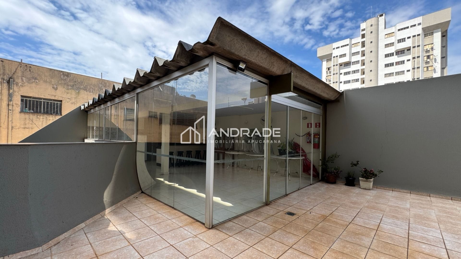 Apartamento à venda com 3 quartos, 158m² - Foto 3