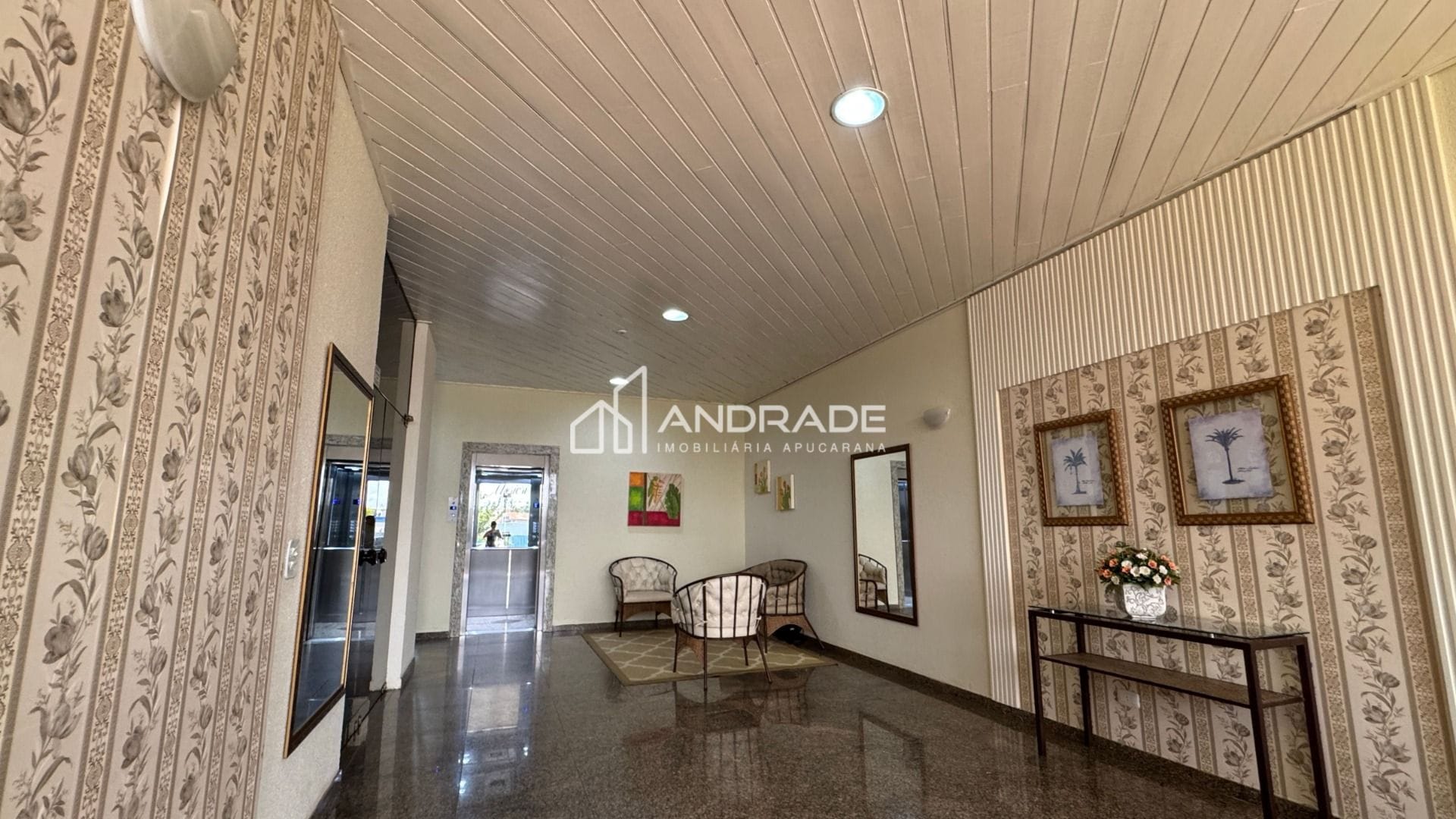 Apartamento à venda com 3 quartos, 158m² - Foto 2