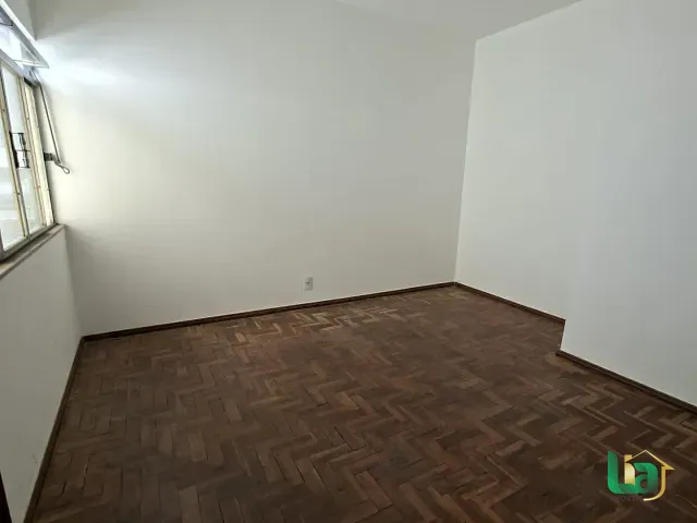 Apartamento 3 quartos e 1 banheiro, para alugar, no bairro Barra em Muriaé
