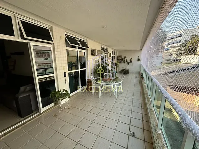 Apartamento com 214m² 3 quartos e 3 banheiros, à venda, no bairro Jardim Guanabara em Rio de Janeiro
