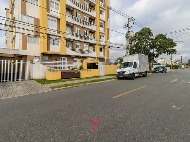 Apartamento com 76m² 2 quartos e 2 banheiros, à venda ou para alugar, no bairro Capão Raso em Curitiba