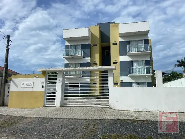 Apartamento 2 quartos e 1 banheiro, à venda ou para alugar, no bairro Centro em Itapoá