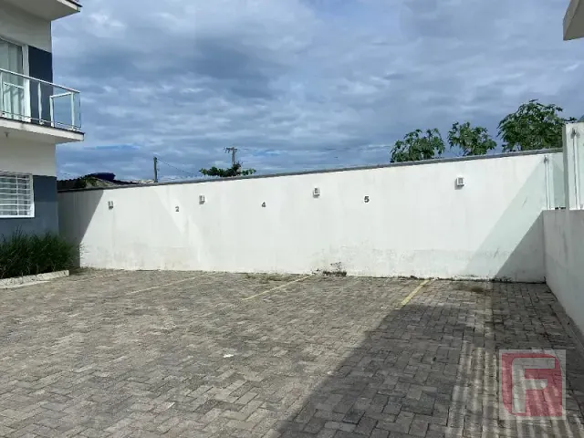 Apartamento 2 quartos e 1 banheiro, à venda ou para alugar, no bairro Centro em Itapoá