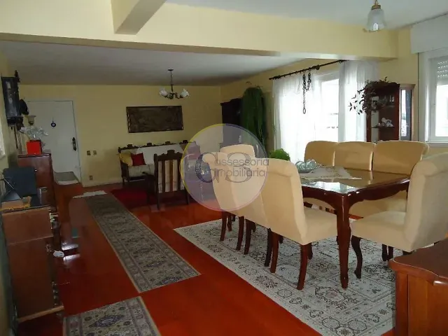 Apartamento 4 quartos e 2 banheiros, à venda, no bairro Centro em Pelotas