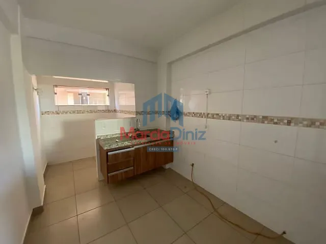 Apartamento 3 quartos e 1 banheiro, para alugar, no bairro Centro em Ituverava