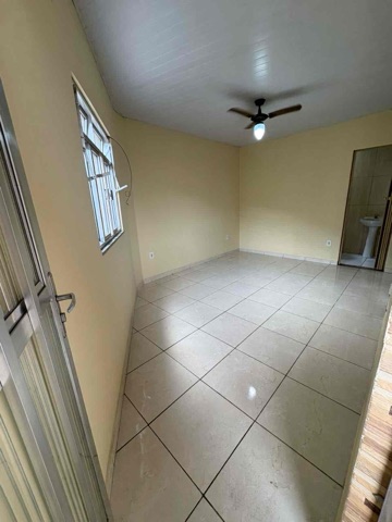 Apartamento 1 quarto e 1 banheiro, para alugar, no bairro Cascadura em Rio de Janeiro