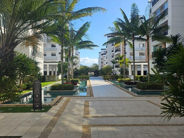 Apartamento com 90m² 2 quartos e 3 banheiros, para alugar, no bairro Abraão em Florianópolis