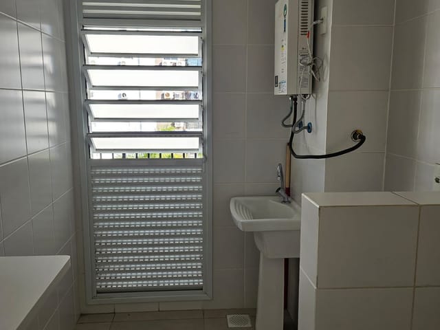 Apartamento com 90m² 2 quartos e 3 banheiros, para alugar, no bairro Abraão em Florianópolis