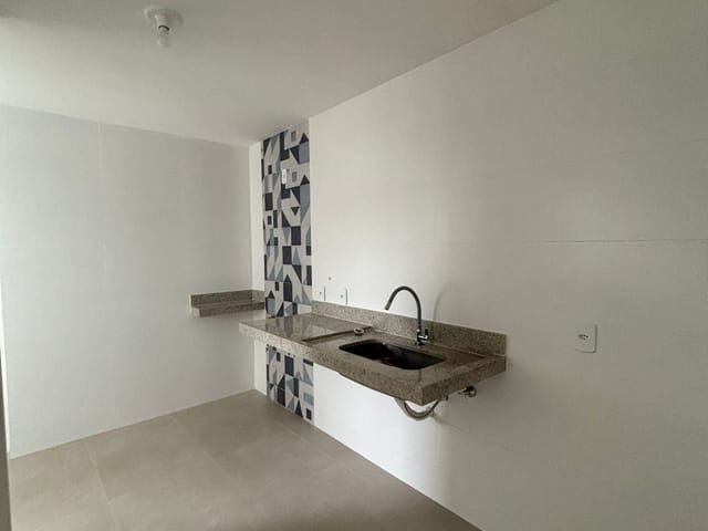 Apartamento 2 quartos e 2 banheiros, à venda ou para alugar, no bairro Lions em Itaperuna