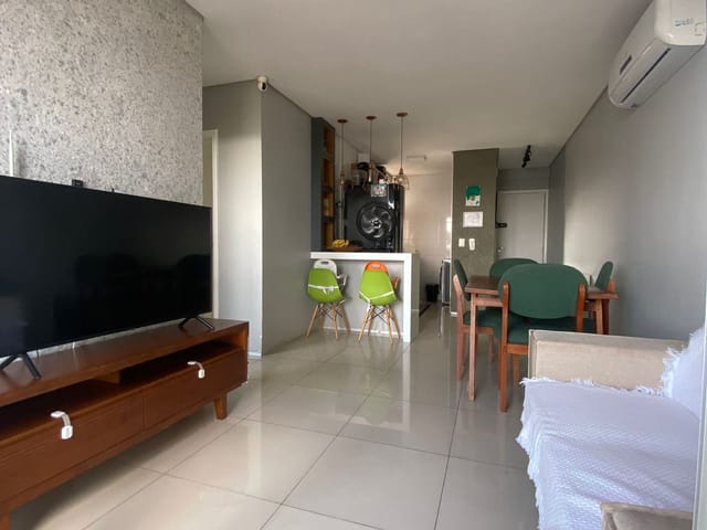 Foto do Apartamento - Oportunidade no Cristo Rei, próx. a Av. Barão de Castelo Branco e Higino Cunha. Imóvel com 64m², 03 Quartos, Sombra e Reformado. Cond. com Área de Lazer | Alcance Imóveis