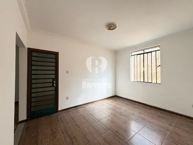 Apartamento 3 quartos e 1 banheiro, para alugar, no bairro Barreiro em Belo Horizonte