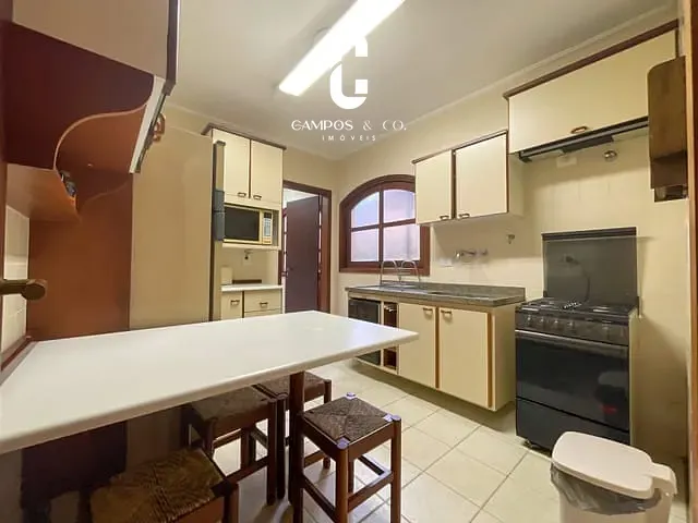 Apartamento com 340m² 4 quartos e 7 banheiros, à venda, no bairro Colinas de Capivari em Campos do Jordão