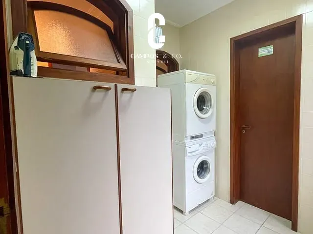 Apartamento com 340m² 4 quartos e 7 banheiros, à venda, no bairro Colinas de Capivari em Campos do Jordão