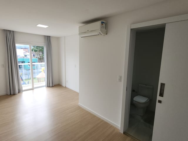Apartamento 3 quartos e 3 banheiros, para alugar, no bairro Centro em Pomerode