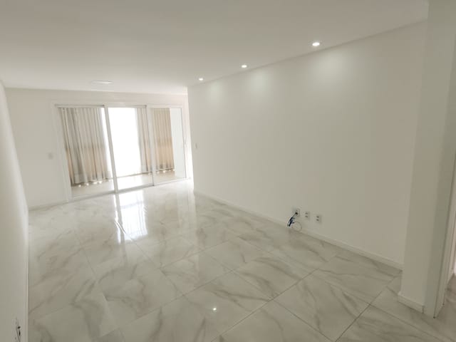 Apartamento 3 quartos e 3 banheiros, para alugar, no bairro Centro em Pomerode