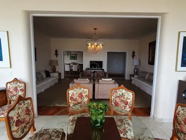 Apartamento com 300m² 4 quartos e 4 banheiros, à venda, no bairro Copacabana em Rio de Janeiro